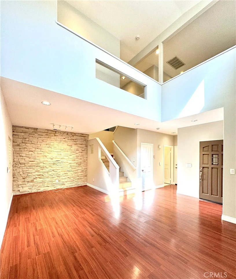 Interior 4