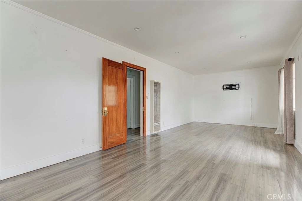 Interior 3