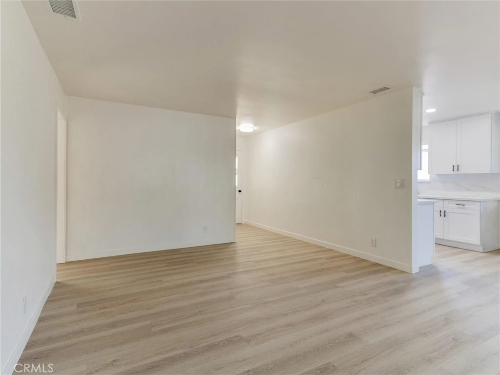 Interior 4