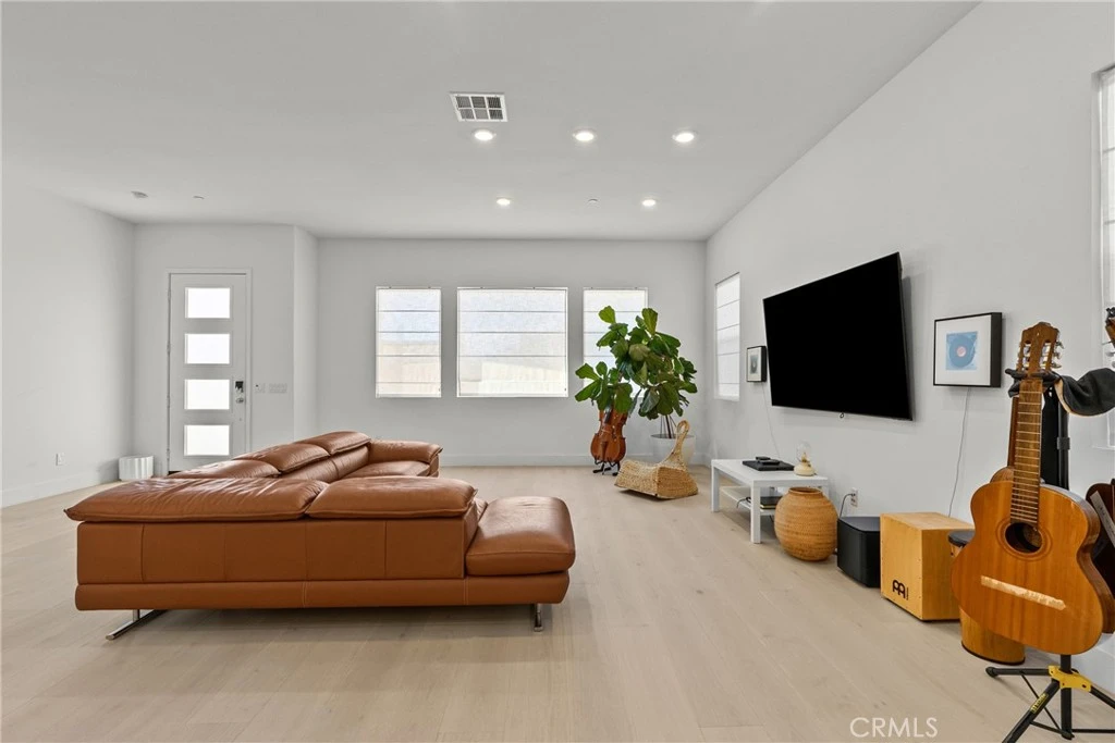 Interior 3