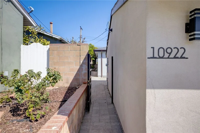 Photo 2 of 10922 Garden Grove Avenue