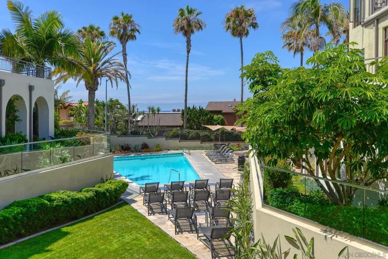 Photo 2 of 5440 La Jolla Blvd E103