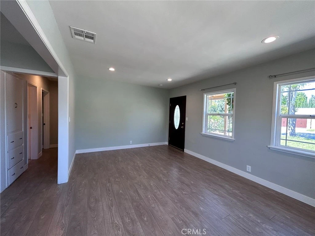 Interior 4