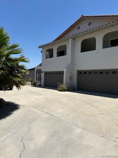 2411 Torrejon, Carlsbad, CA 92009