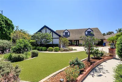 17002 Dearborn, Northridge, CA 91325