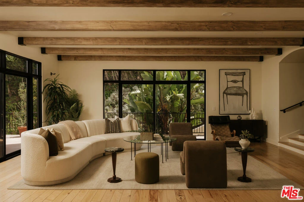 Interior 3