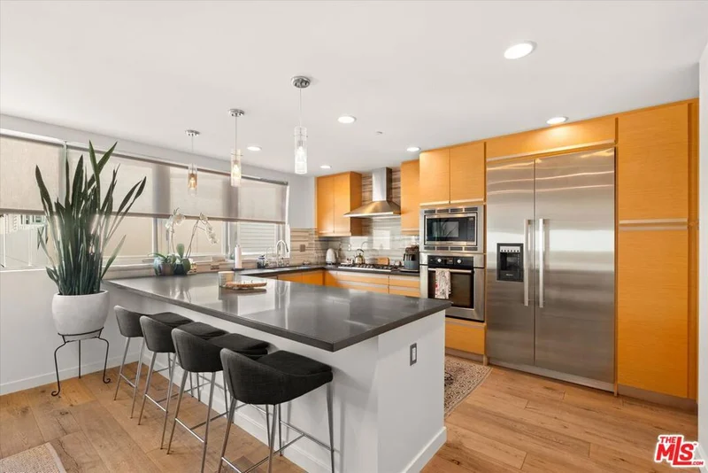Photo 2 of 310 Washington Boulevard 503