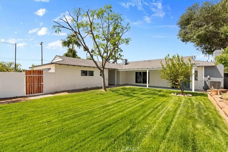 Photo 2 of 4108 Garey