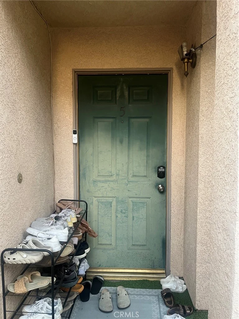 Photo 2 of 1235 E Carson 5