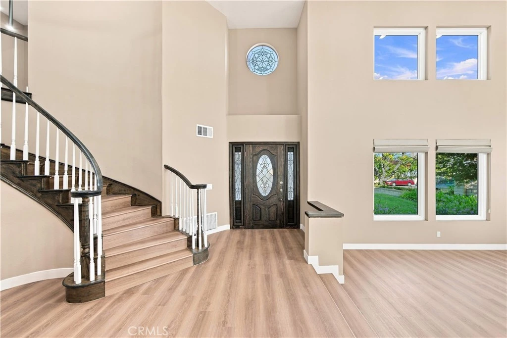 Interior 4