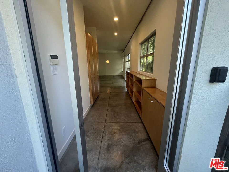 Interior 4