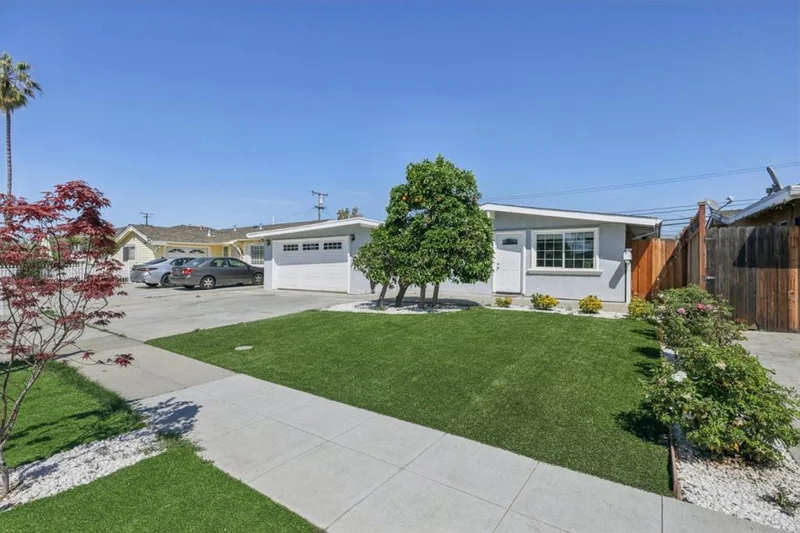 Photo 2 of 1370 Cathay Drive