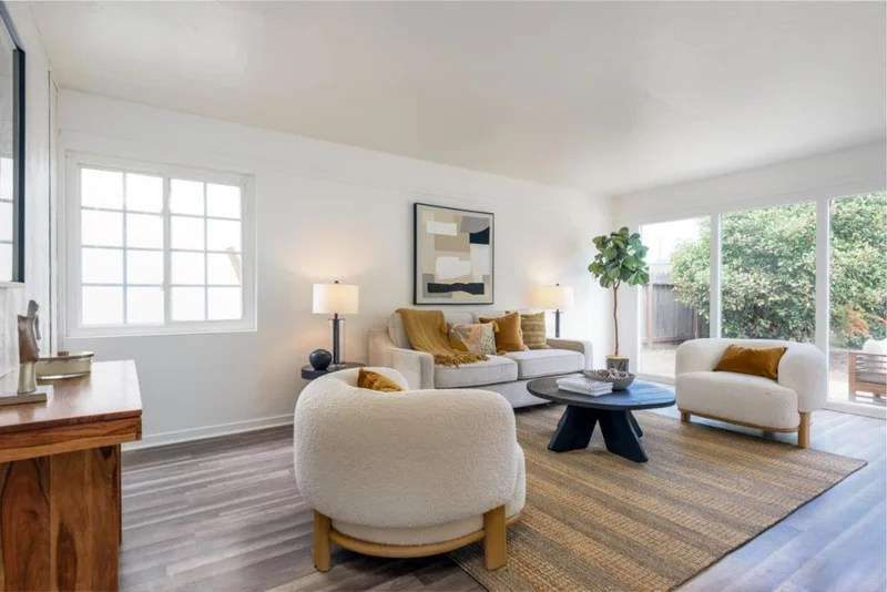 Photo 2 of 73 Poinsettia Avenue