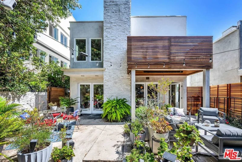 34 Anchorage Street, Los Angeles, CA 90292