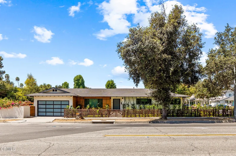 Photo 2 of 1201 N Altadena Drive