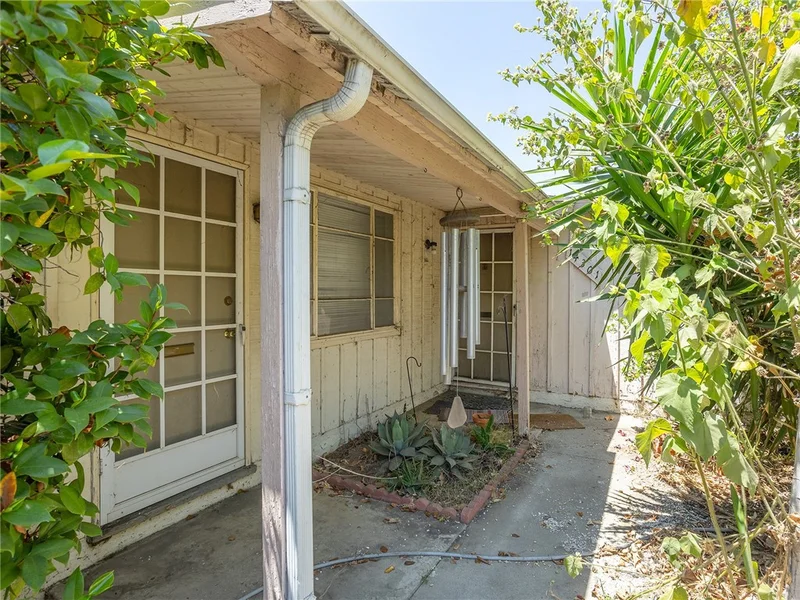 Photo 2 of 14301 Roscoe Boulevard
