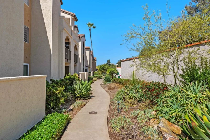 Photo 2 of 7130 Shoreline Dr 1208