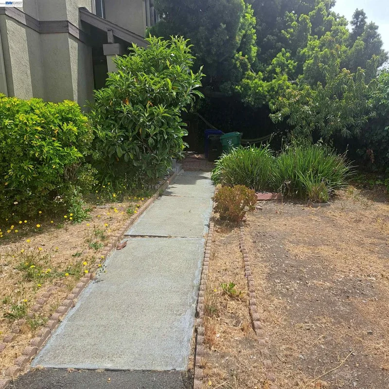 Photo 2 of 506 Marina Way