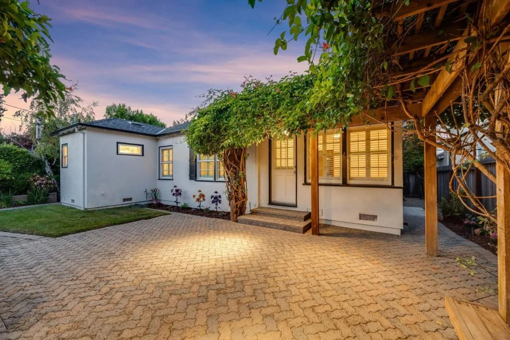 Interior 3