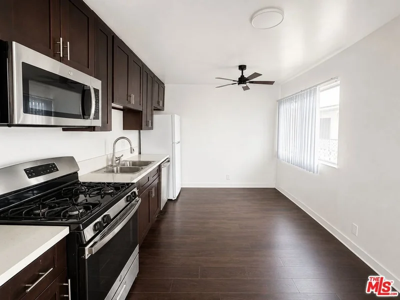 Photo 2 of 1208 W Adams Boulevard 14