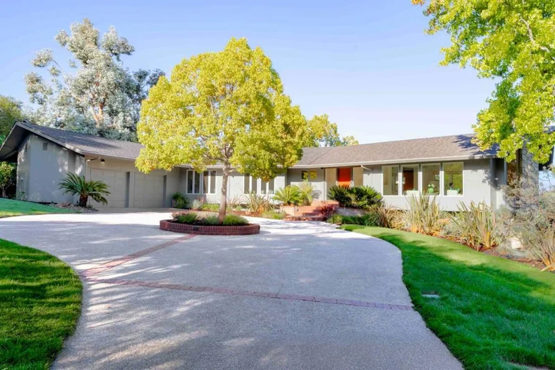 Photo 2 of 40 Hillbrook Drive