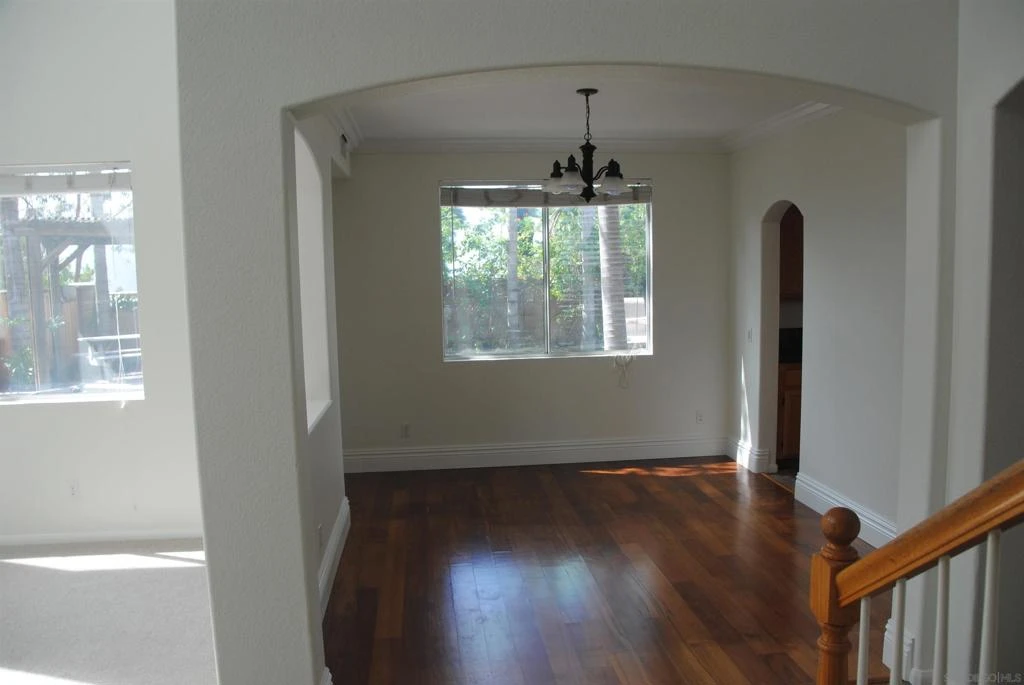 Interior 4