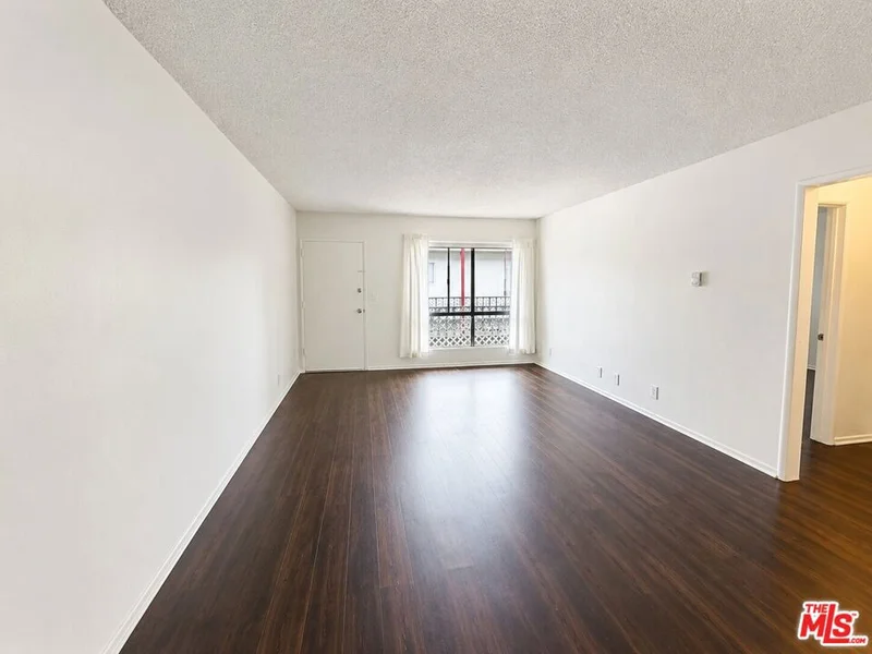 Photo 2 of 1208 W Adams Boulevard 9