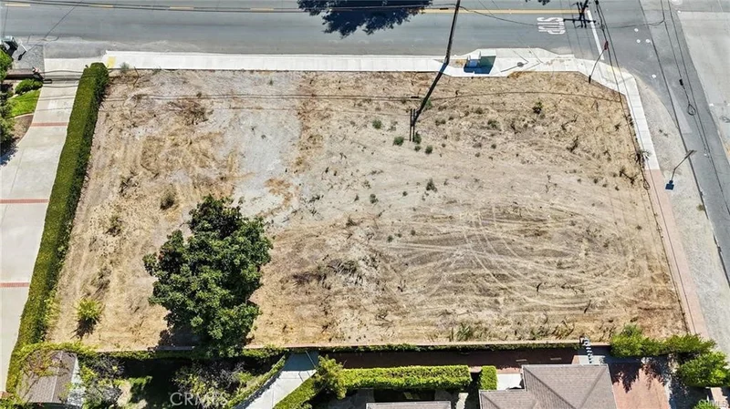 Photo 2 of 2877 Avenida Simi