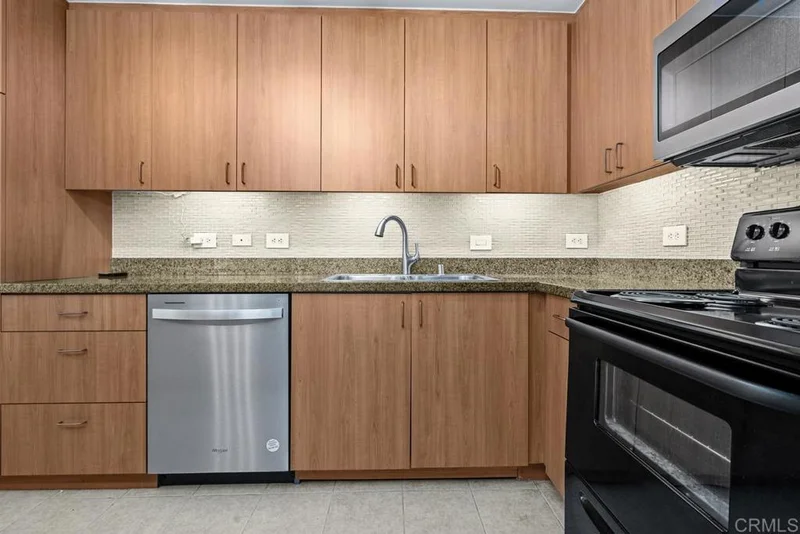 Photo 2 of 1080 Park Boulevard 317