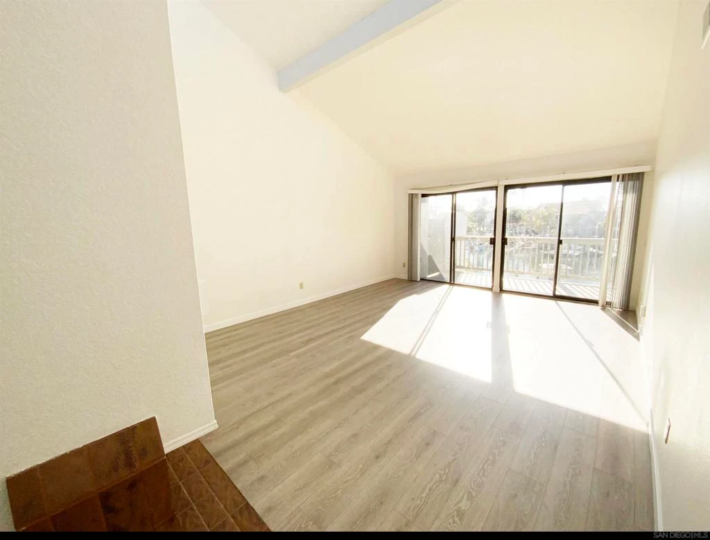 Interior 4