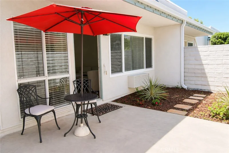 Photo 2 of 950 Avenida Carmel G
