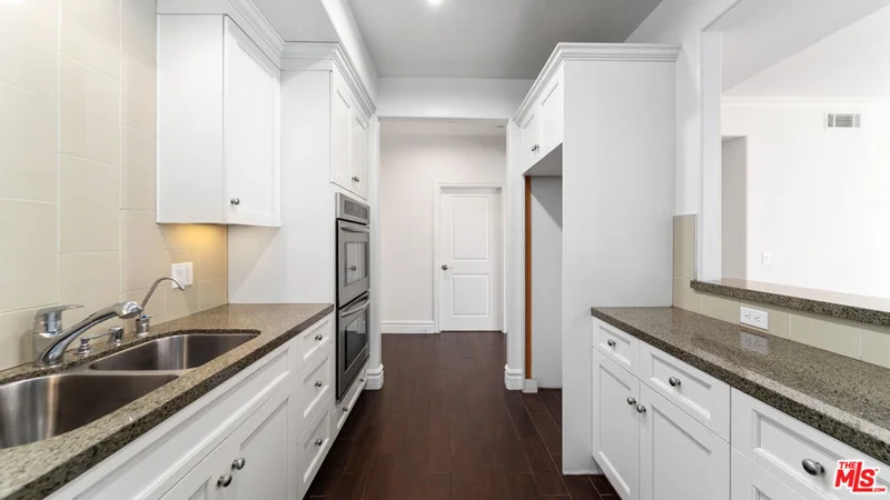 Photo 2 of 1050 Holt Avenue 403