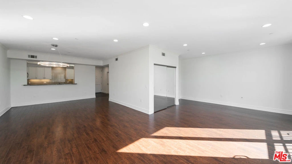 Interior 3