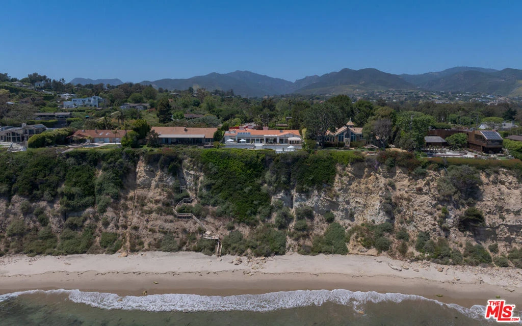Interior 4
