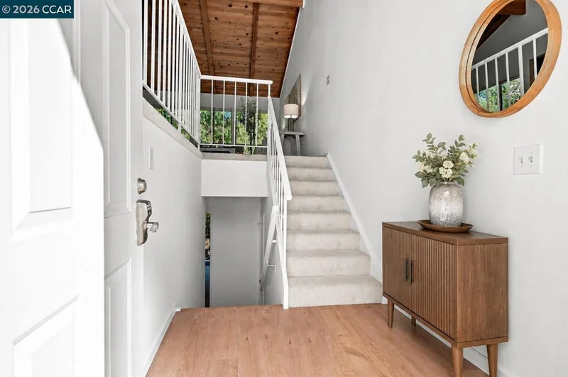 Photo 2 of 509 Ridgeview Ct