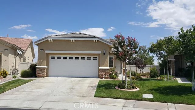 10491 Glen Oaks, Apple Valley, CA 92308