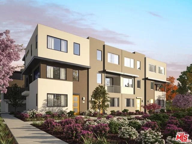 18451 W Calico, Northridge, CA 91325
