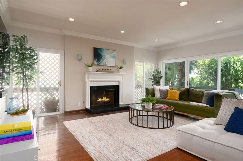 1870 Kelton #103, Los Angeles, CA 90025