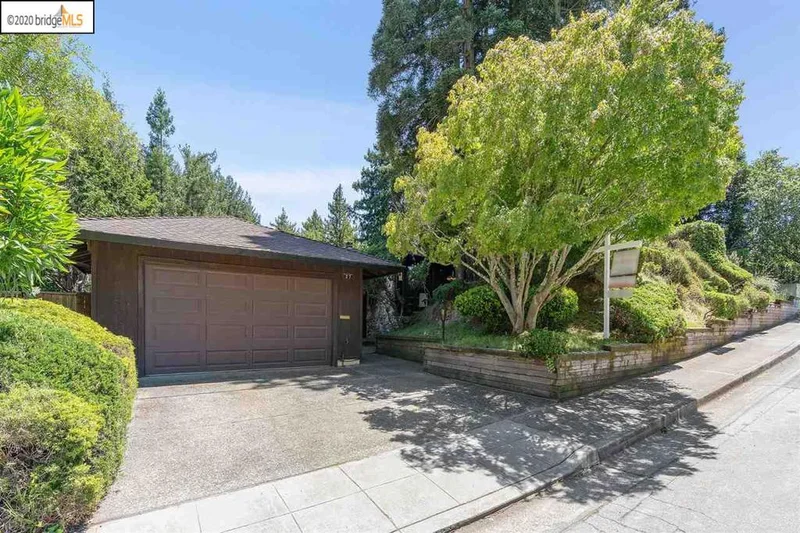 27 Bell Waver Way, Oakland, CA 94619