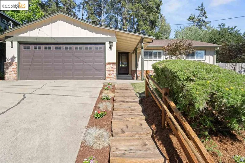 10 Merlin Ct, Oakland, CA 94605
