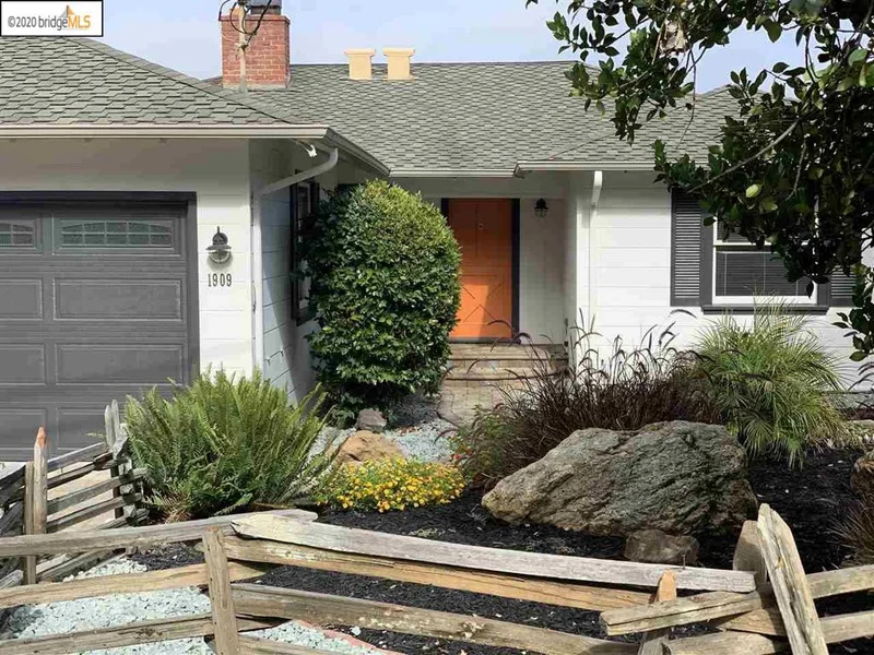 1909 Asilomar Dr, Oakland, CA 94611