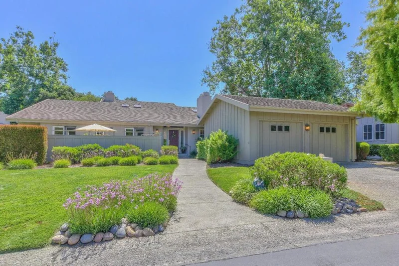 25381 Markham, Salinas, CA 93908