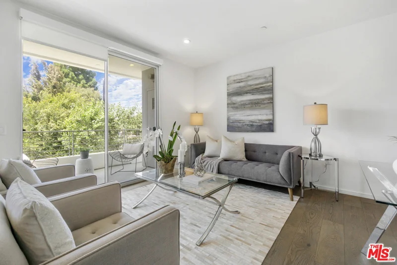 11764 Idaho #202, Los Angeles, CA 90025