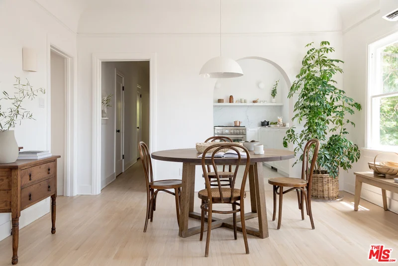 852 Hyperion #1/2, Los Angeles, CA 90029