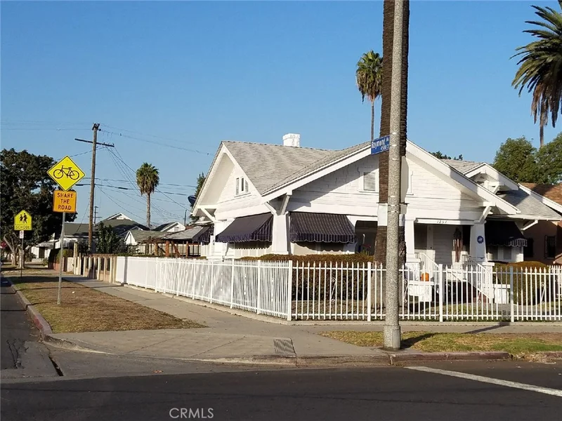 1257 46th, Los Angeles, CA 90037
