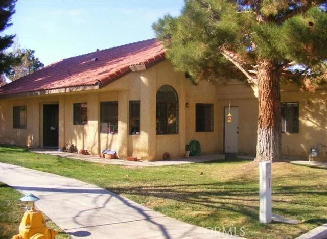 19049 Elm, Apple Valley, CA 92307