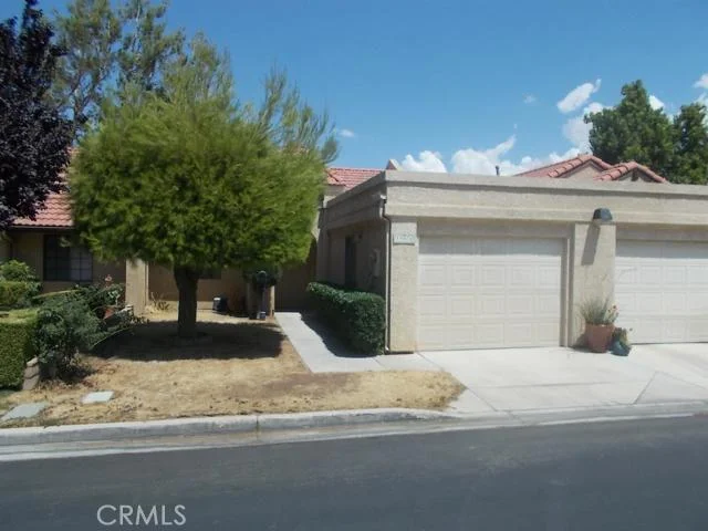 19076 Elm, Apple Valley, CA 92308