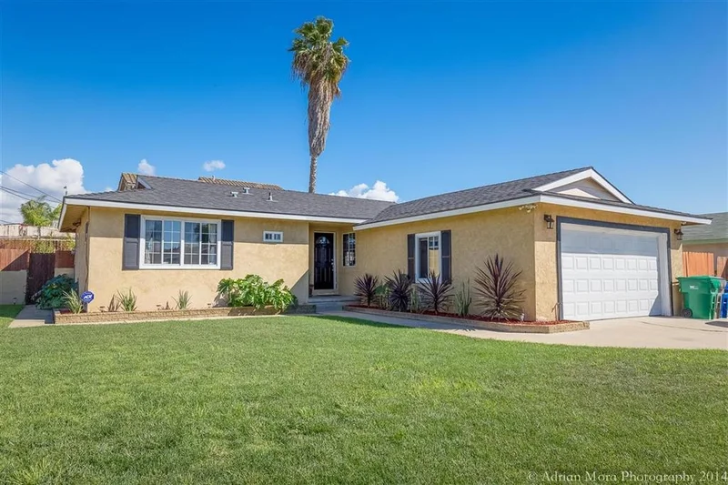 867 Brucker Ave, Spring Valley, CA 91977