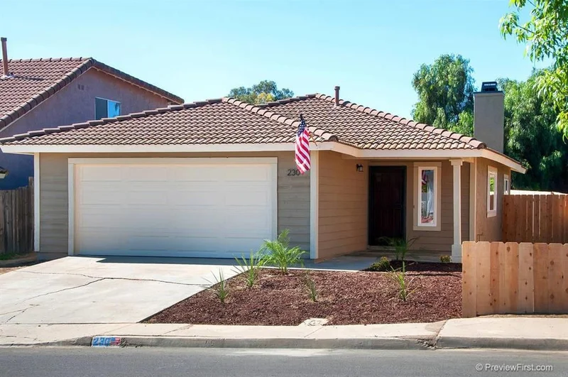 230 65th St, San Diego, CA 92114