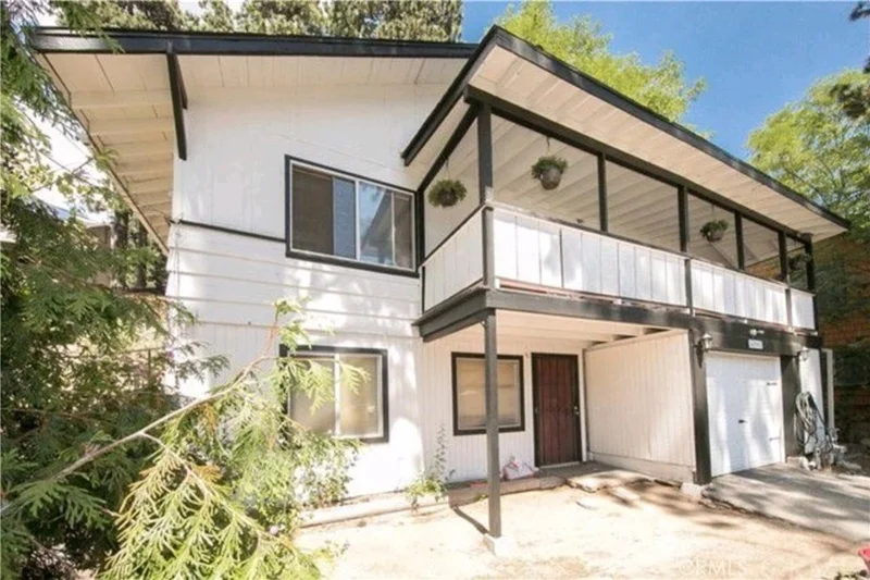 22992 Pine, Crestline, CA 92325